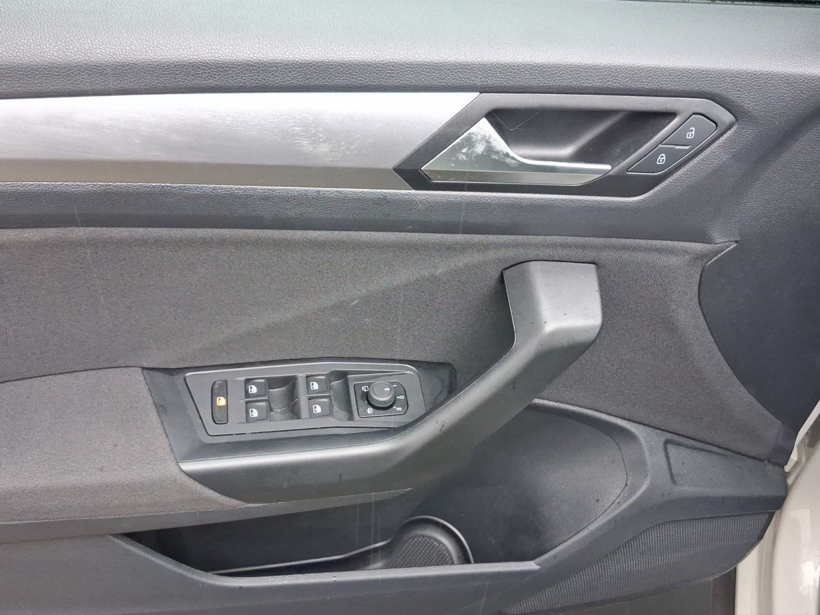 Volkswagen T-Roc – Foto 18