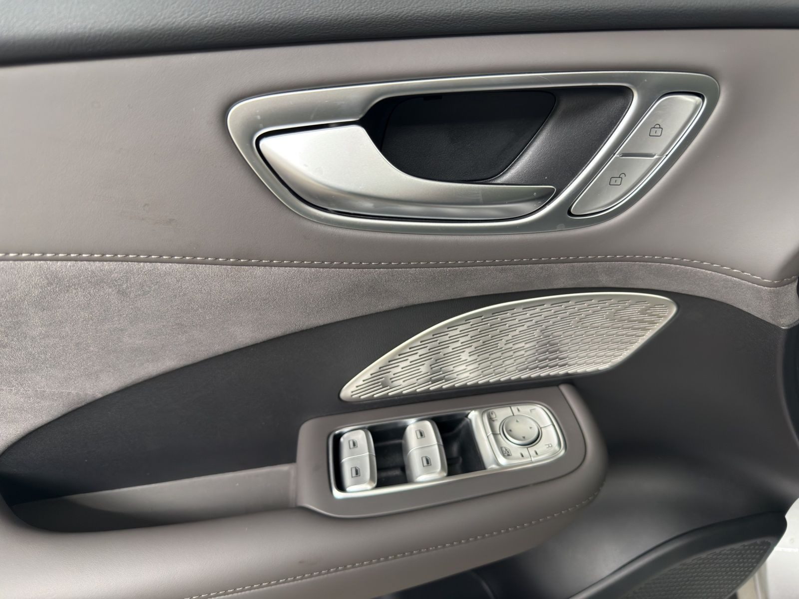 MG S6 EV – Foto 8