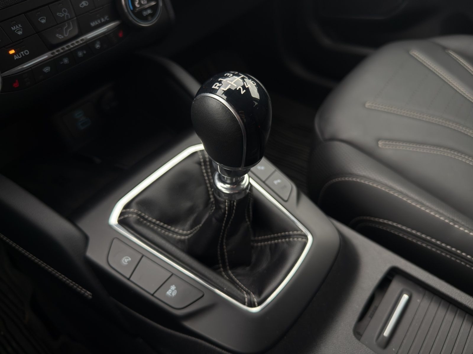 Ford Kuga – Foto 11