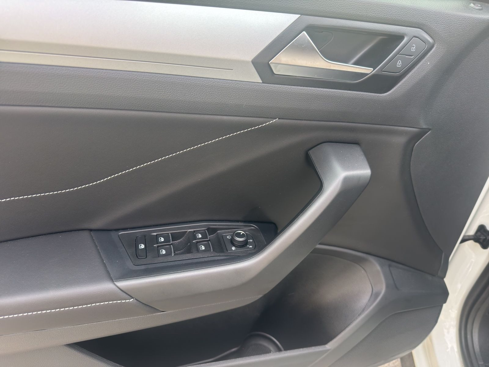 Volkswagen T-Roc – Foto 8