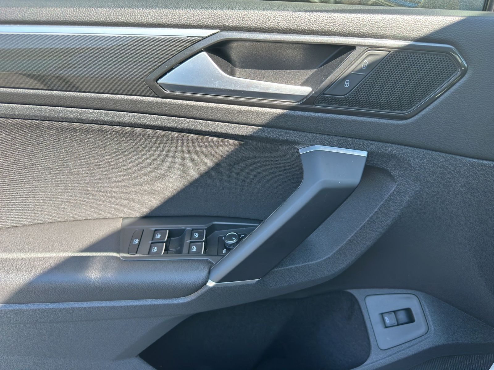 Volkswagen Tiguan – Bild 8