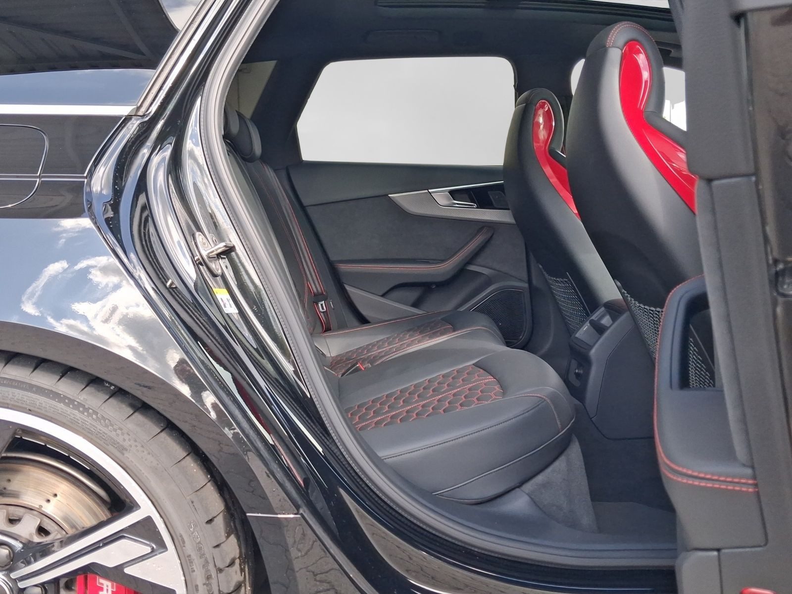 Audi RS 4 Avant – Foto 6