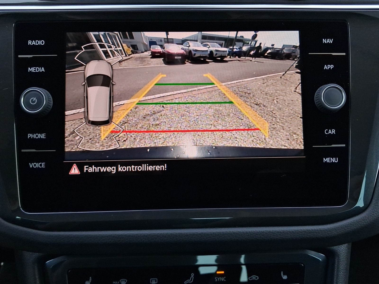 Volkswagen Tiguan – Bild 12