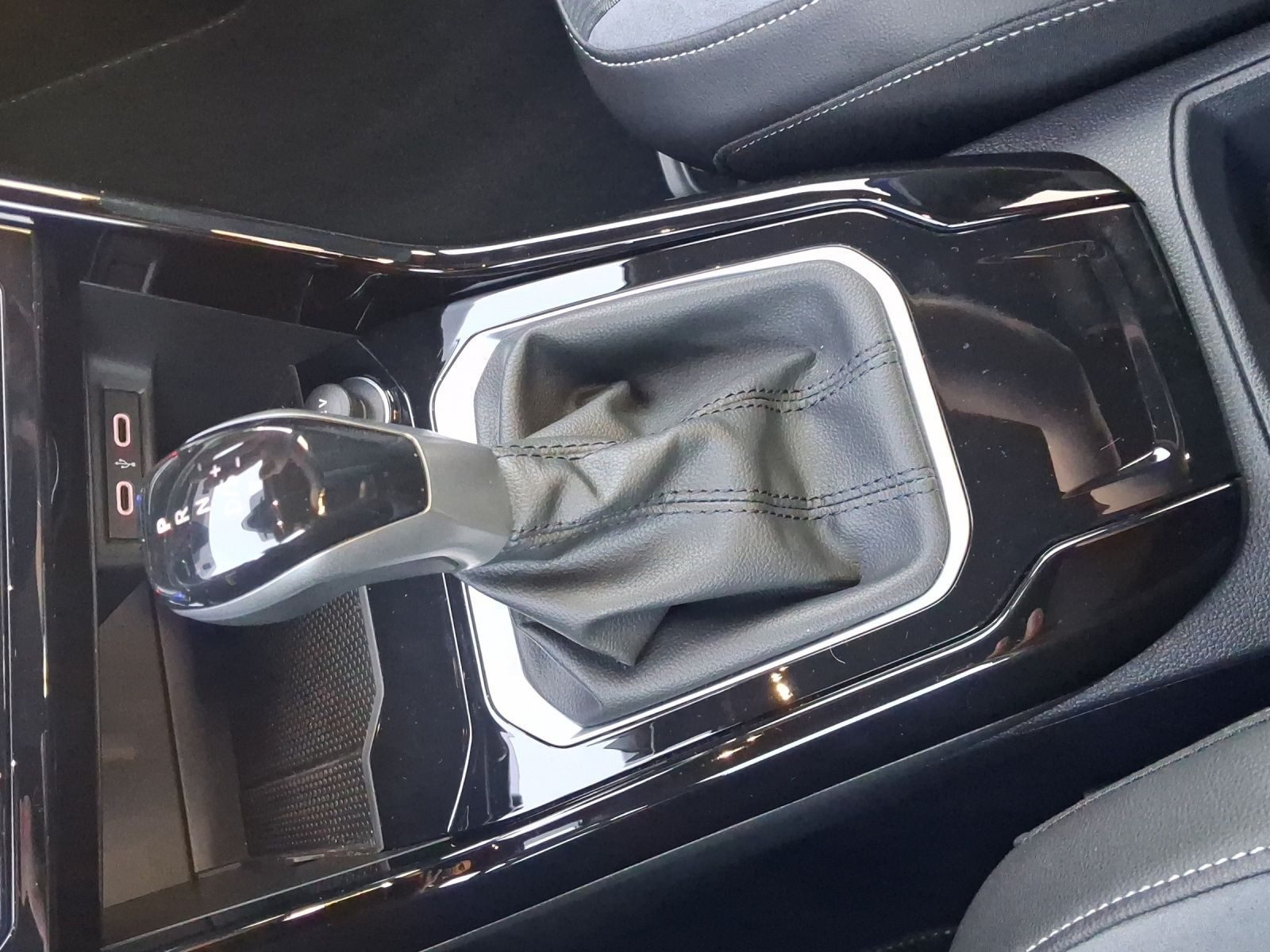 Volkswagen T-Roc – Foto 11