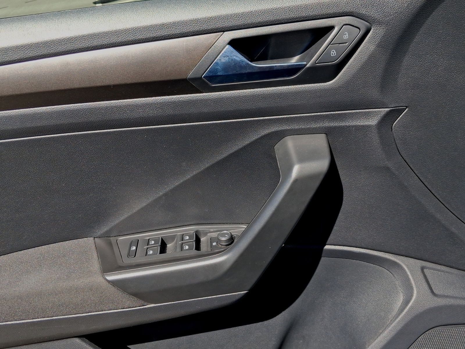 Volkswagen T-Roc – Foto 8