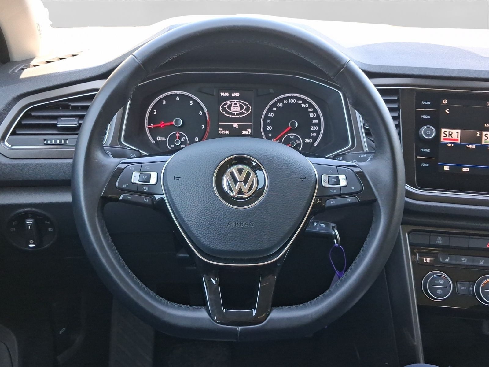 Volkswagen T-Roc – Foto 9