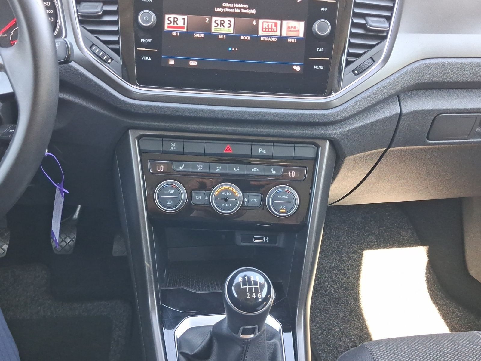 Volkswagen T-Roc – Foto 11