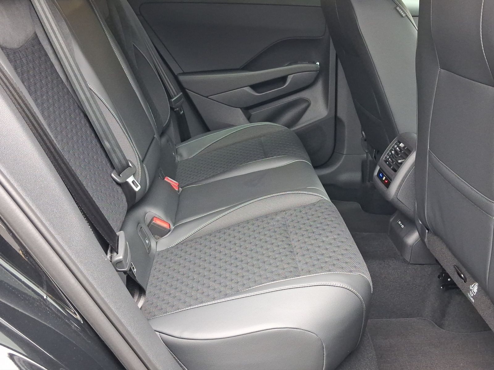 Volkswagen T-Roc – Foto 6