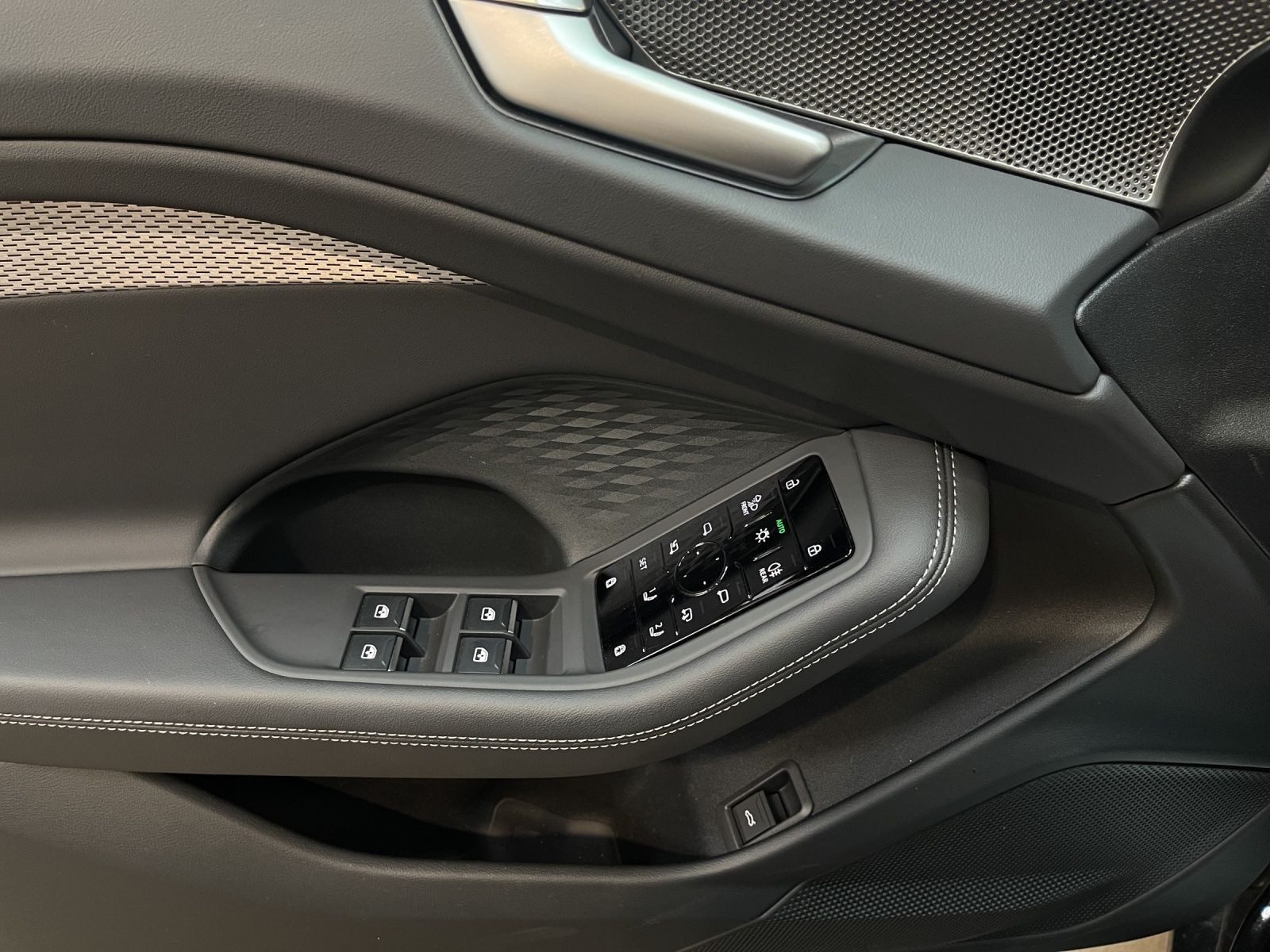 Audi A6 – Bild 8