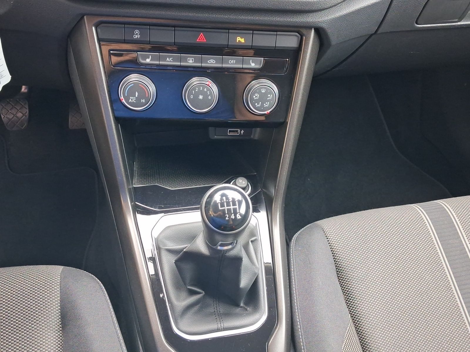 Volkswagen T-Roc – Foto 11