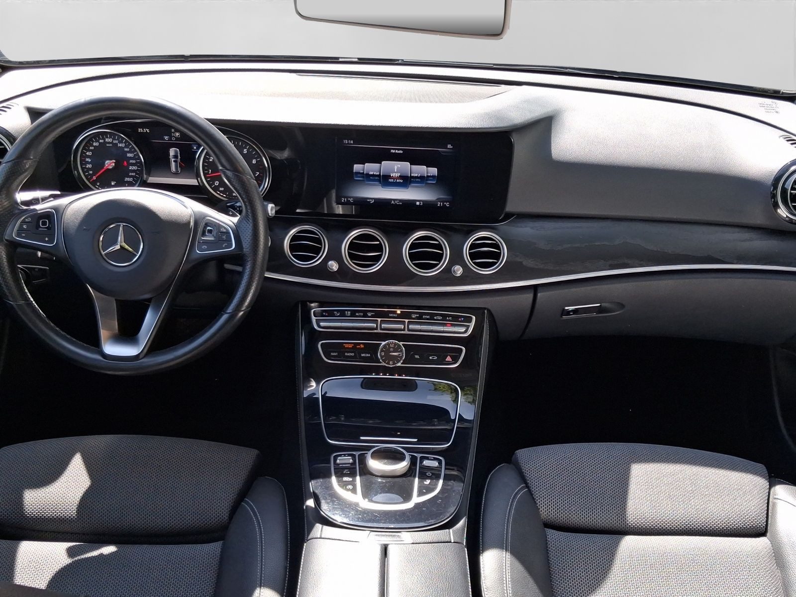 Mercedes-Benz E 200 – Foto 5
