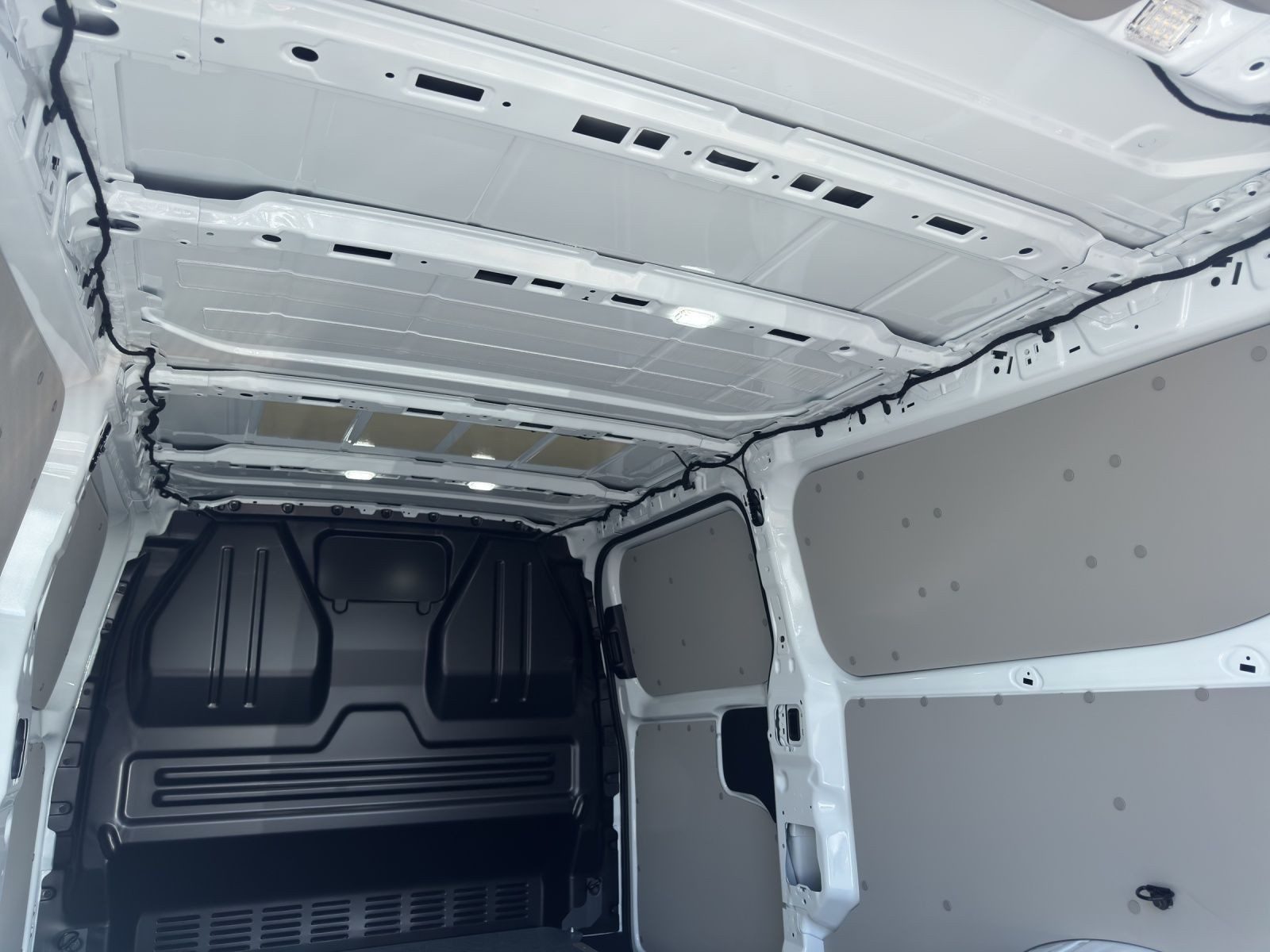 Volkswagen Transporter Kasten – Bild 18