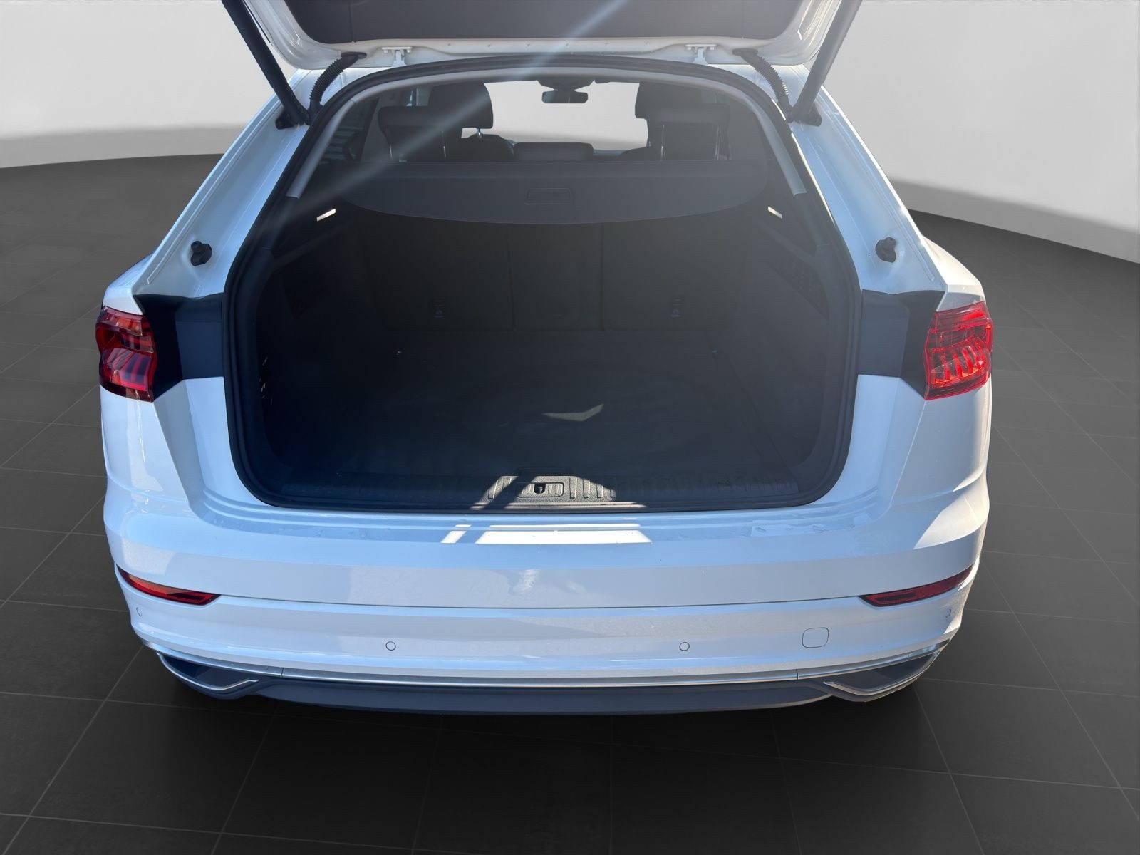 Audi Q8 – Foto 17