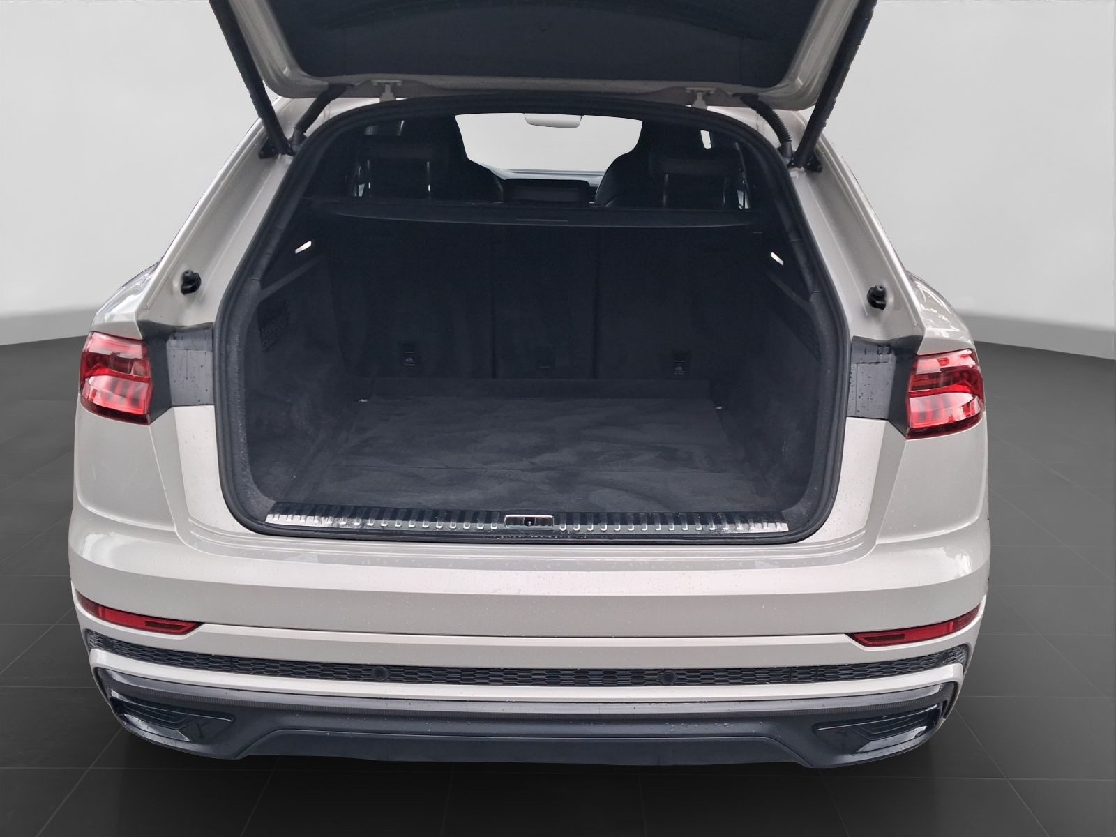 Audi Q8 – Foto 17