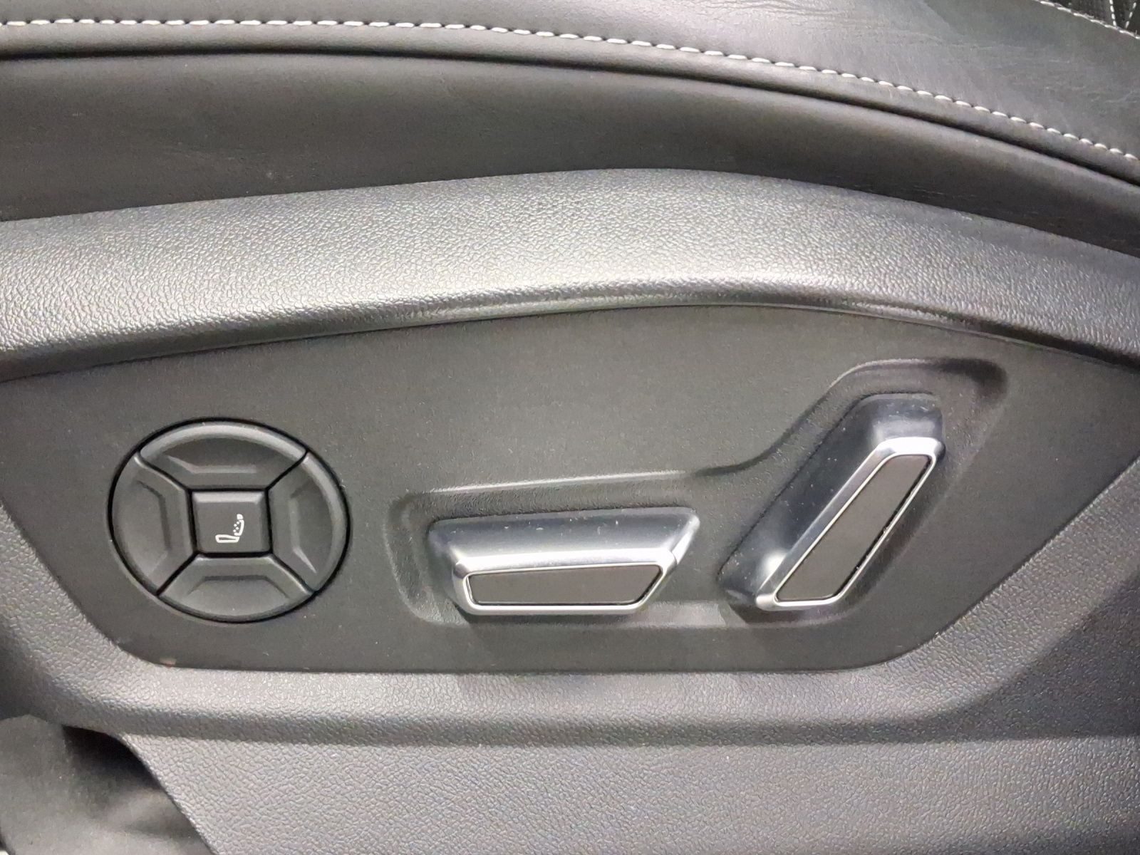 Audi SQ8 – Foto 19