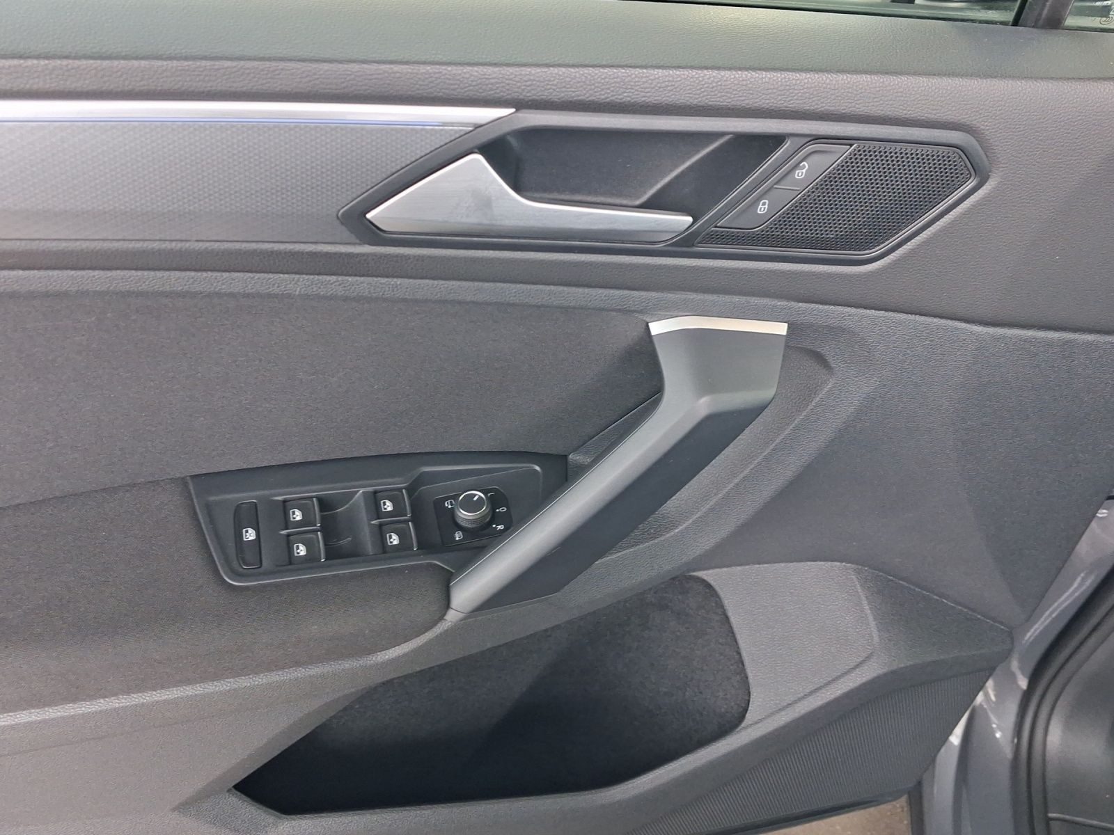 Volkswagen Tiguan – Bild 8