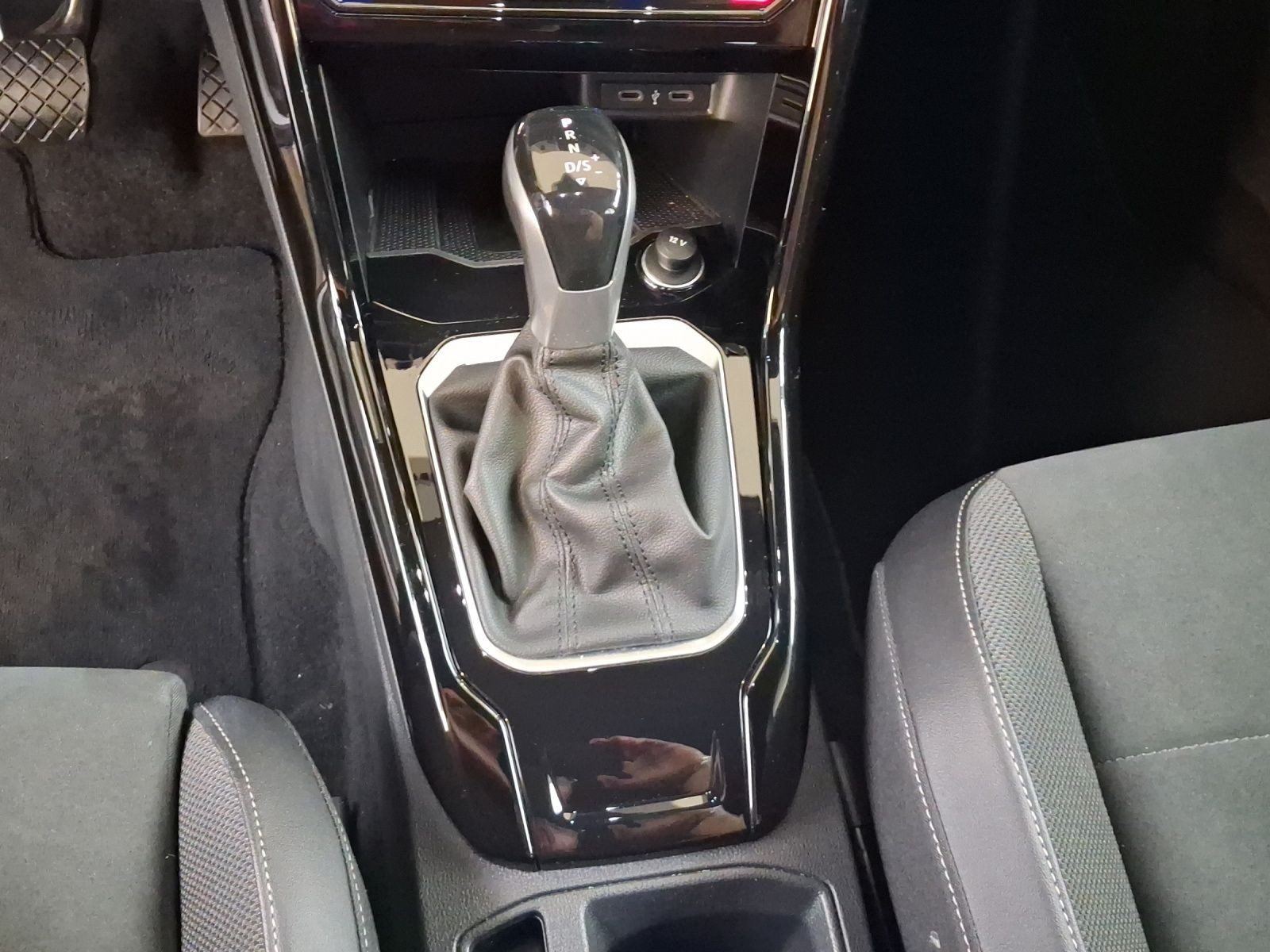 Volkswagen T-Roc – Foto 11