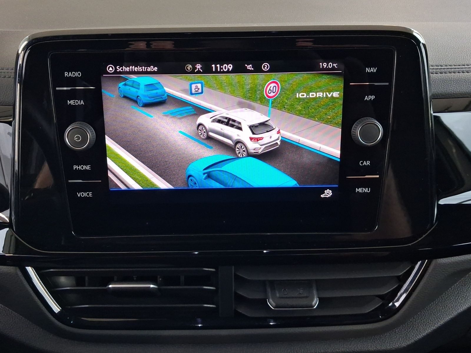 Volkswagen T-Roc – Foto 13