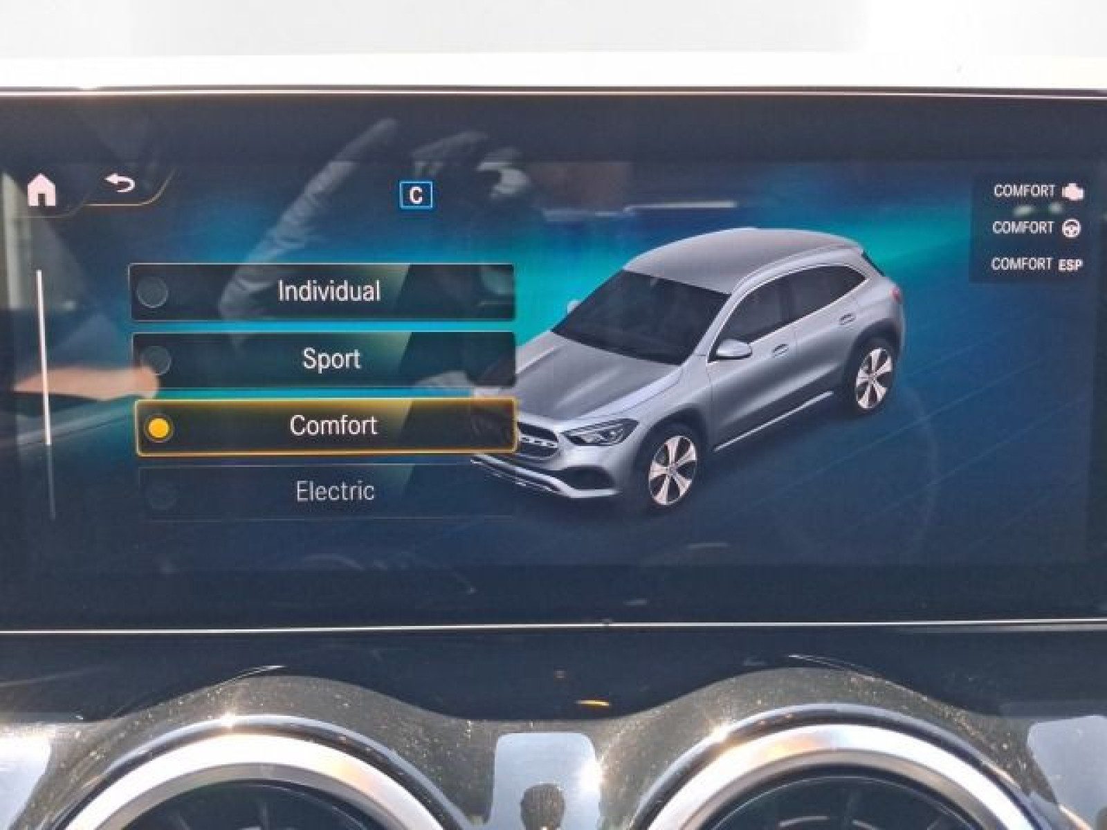 Mercedes-Benz GLA 250 – Bild 16