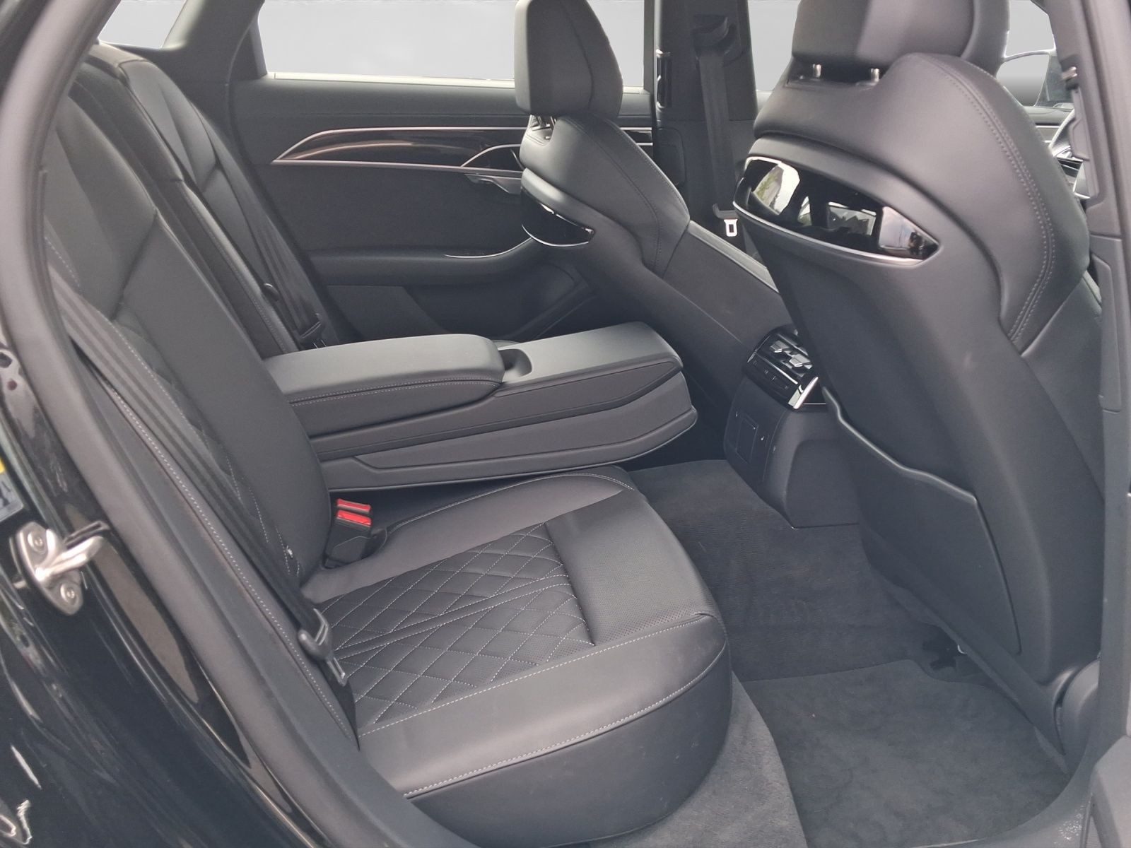 Audi A8 – Bild 6