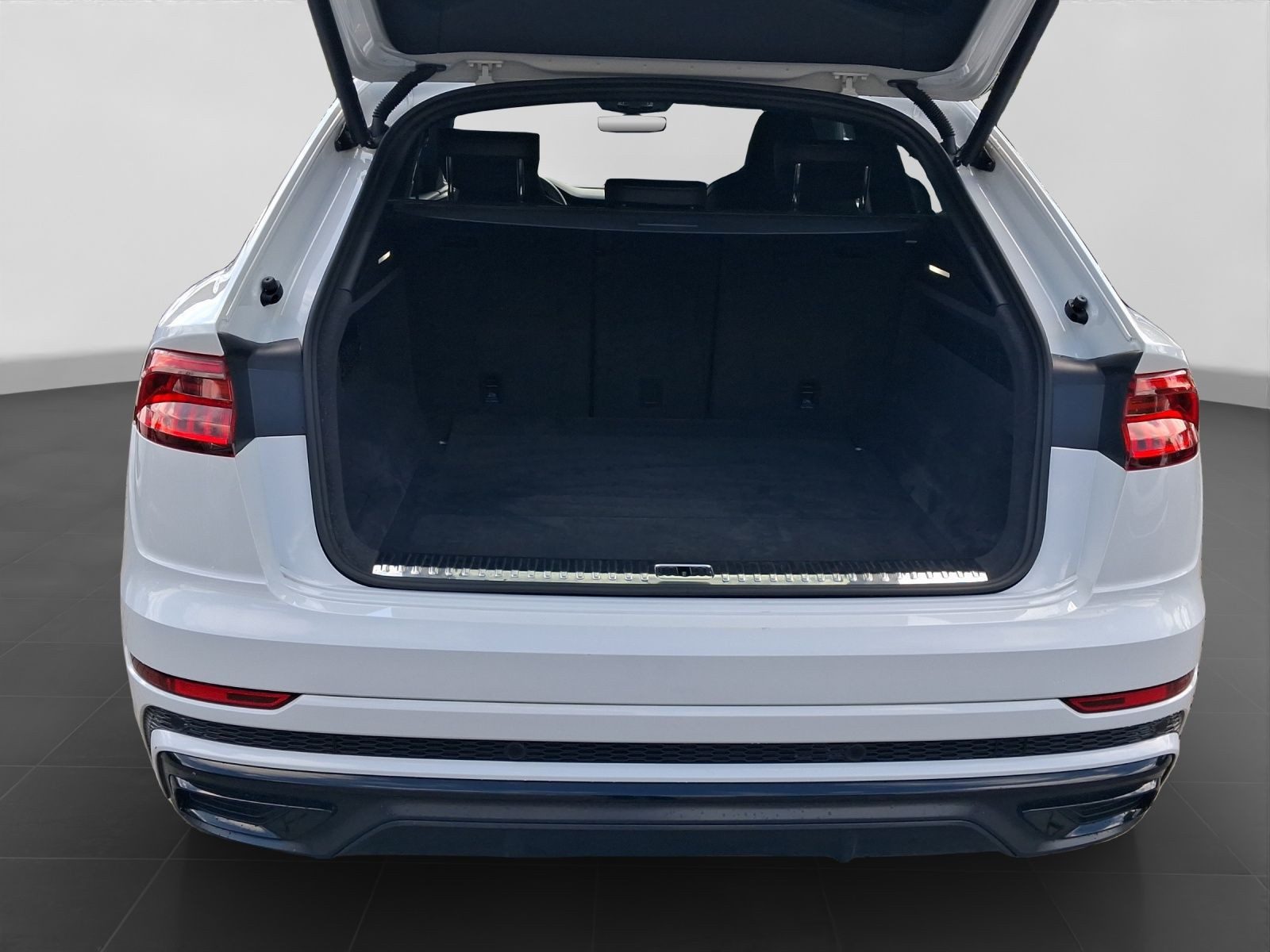 Audi Q8 – Foto 17