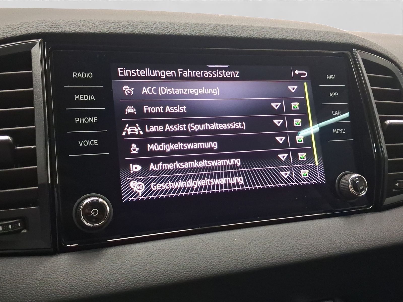 Skoda Karoq – Foto 12