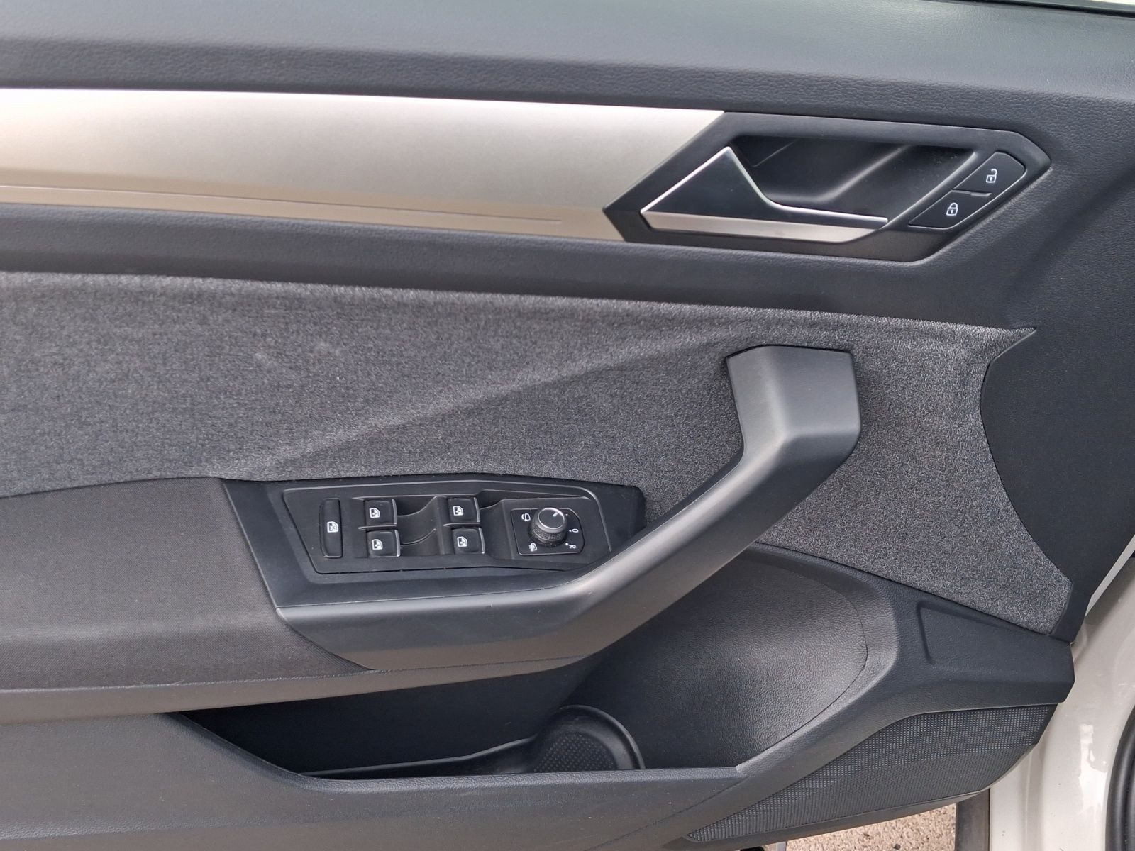 Volkswagen T-Roc – Foto 8