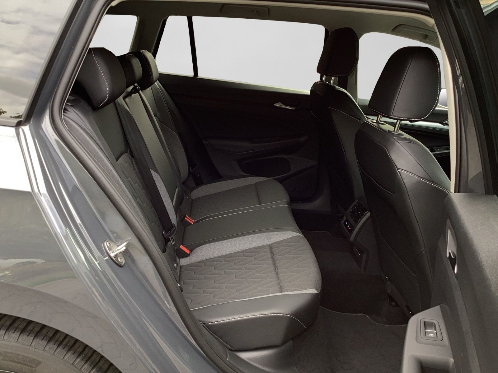 Volkswagen Golf Variant – Bild 6