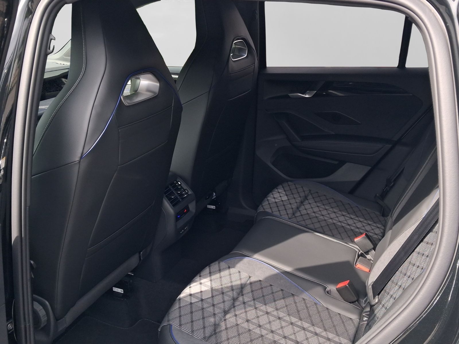 Volkswagen Tiguan – Bild 6