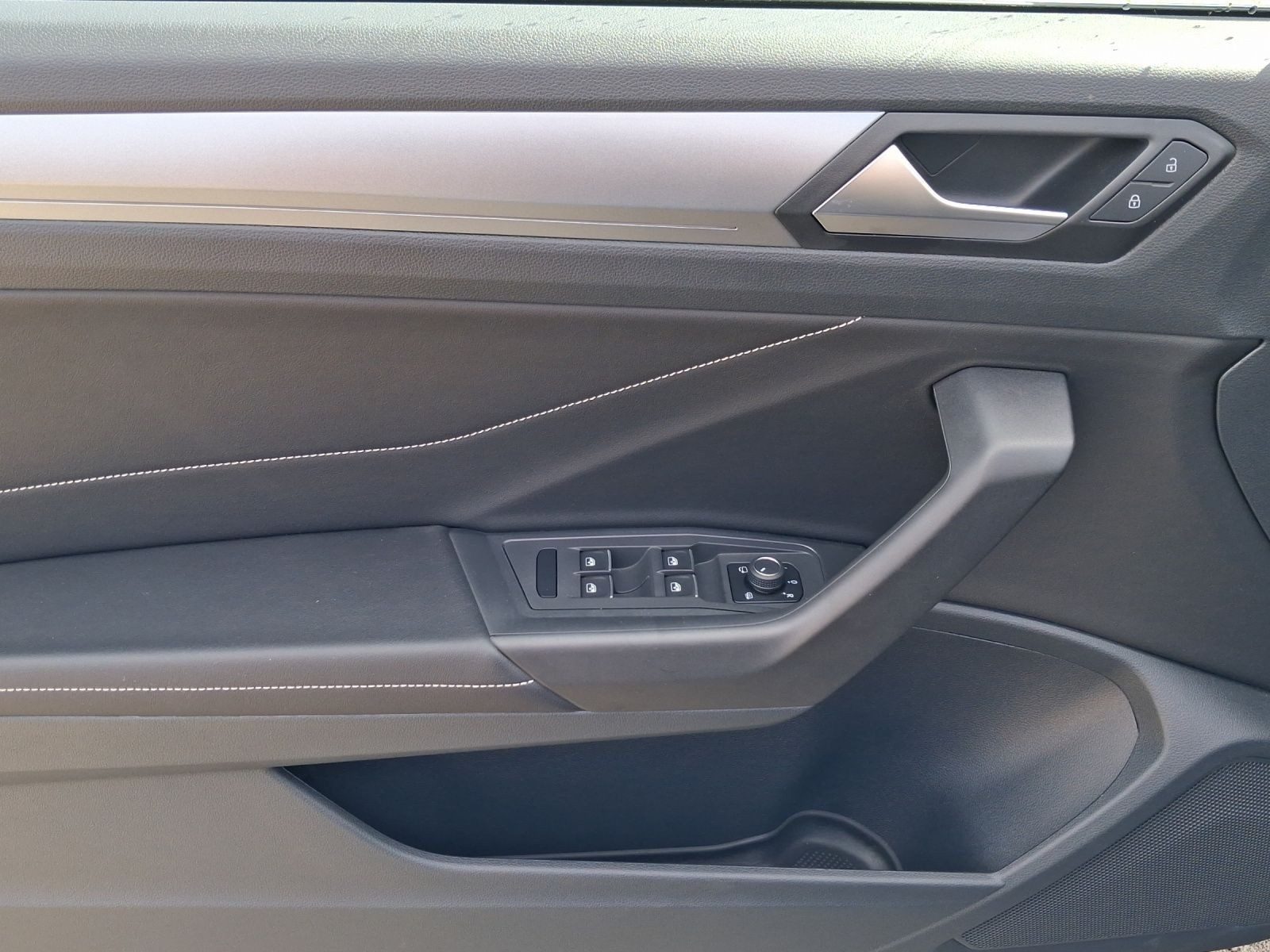 Volkswagen T-Roc Cabriolet – Bild 8