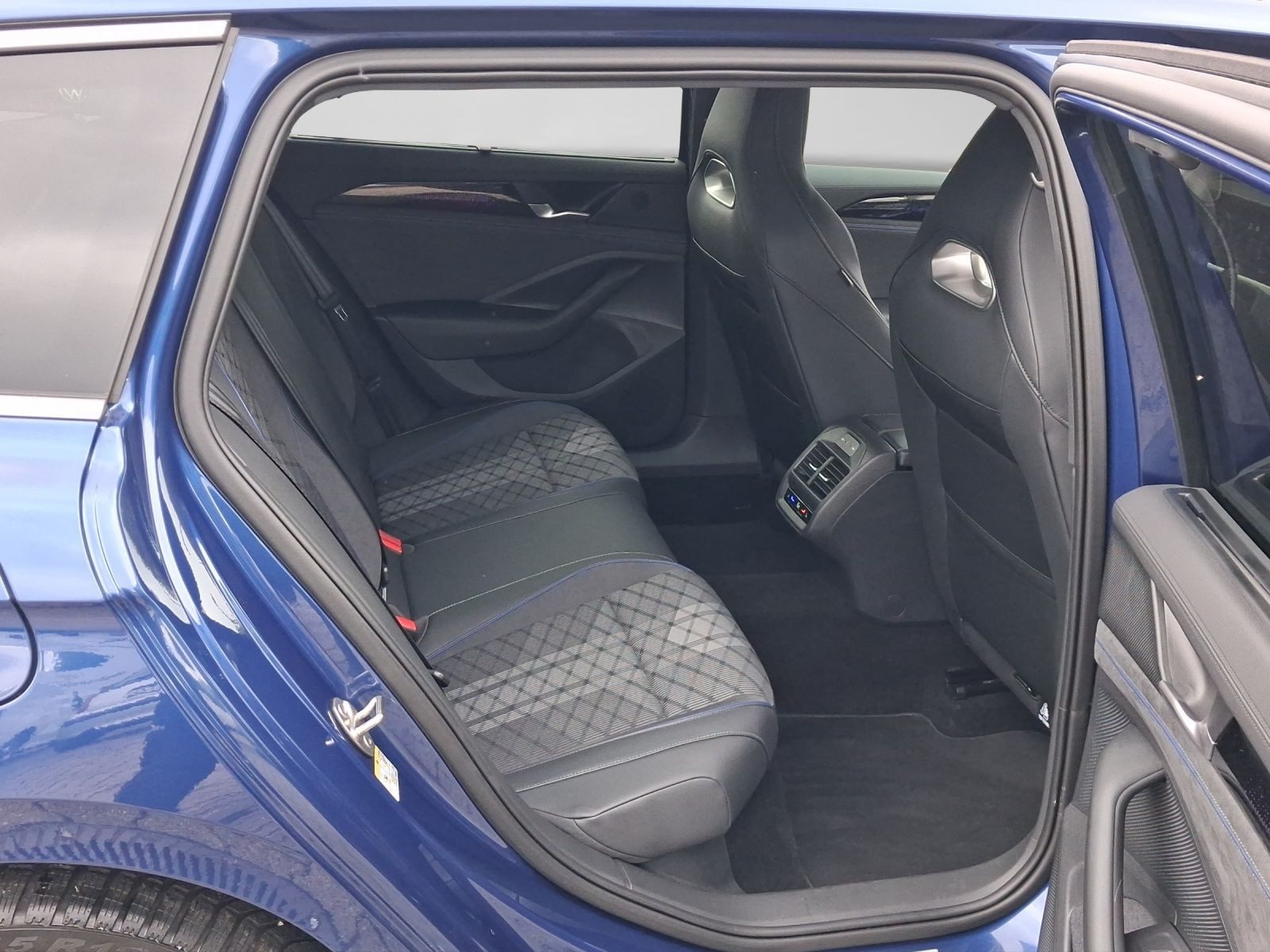 Volkswagen Passat Variant – Bild 6