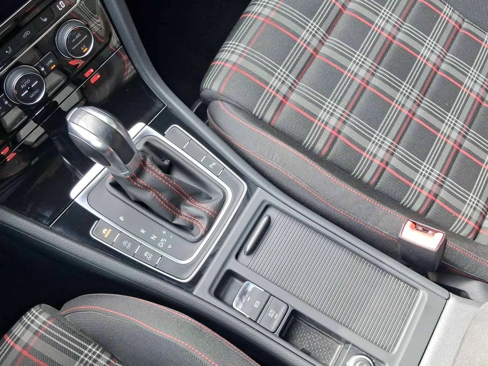 Volkswagen Golf GTI – Bild 11