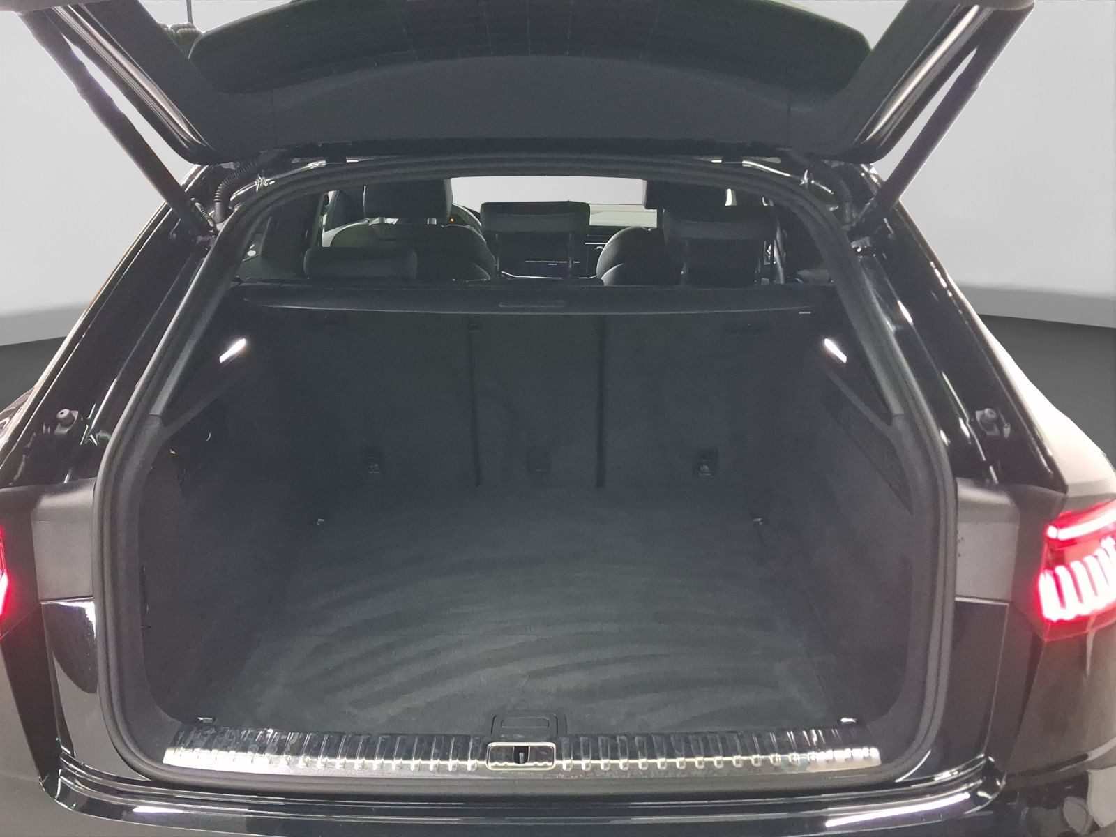 Audi Q8 – Foto 17