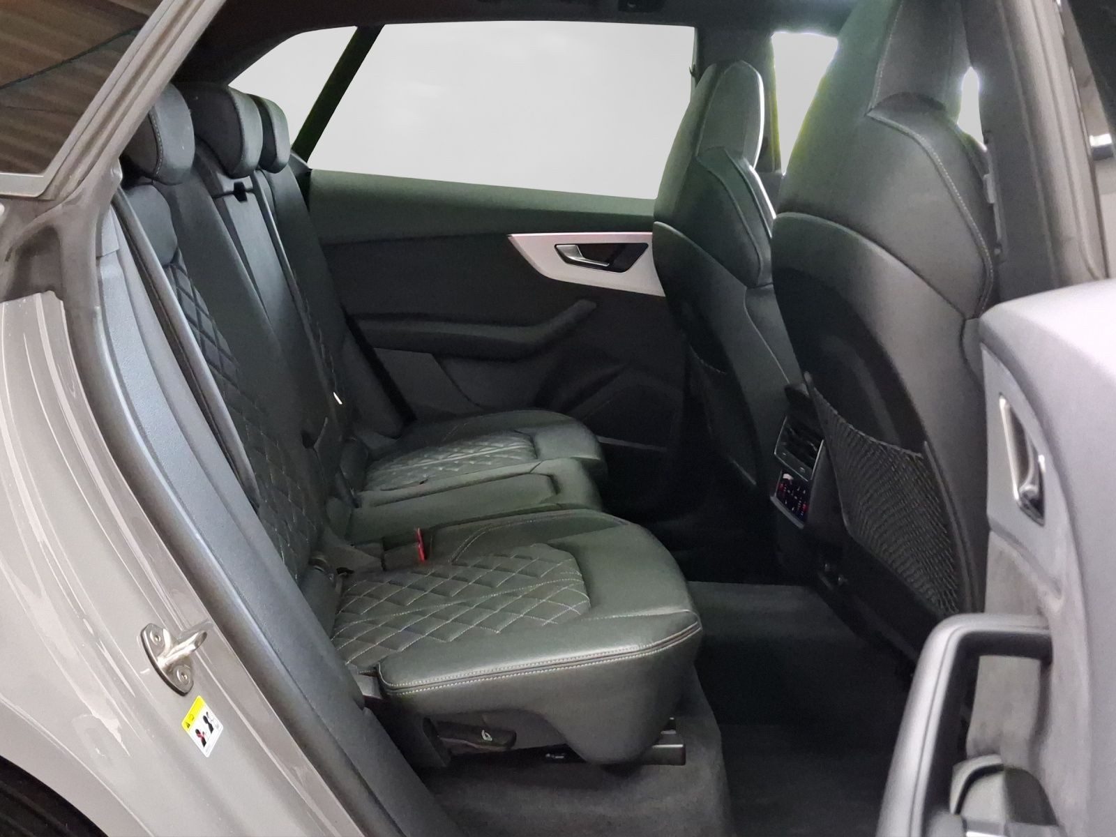 Audi Q8 – Foto 6