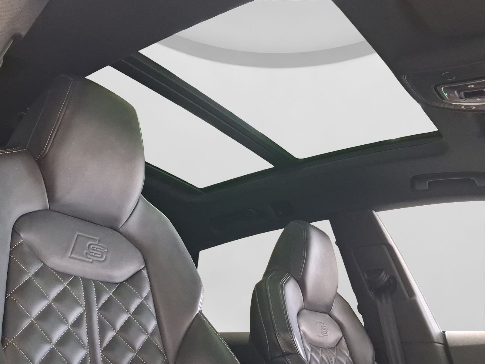 Audi Q8 – Foto 18