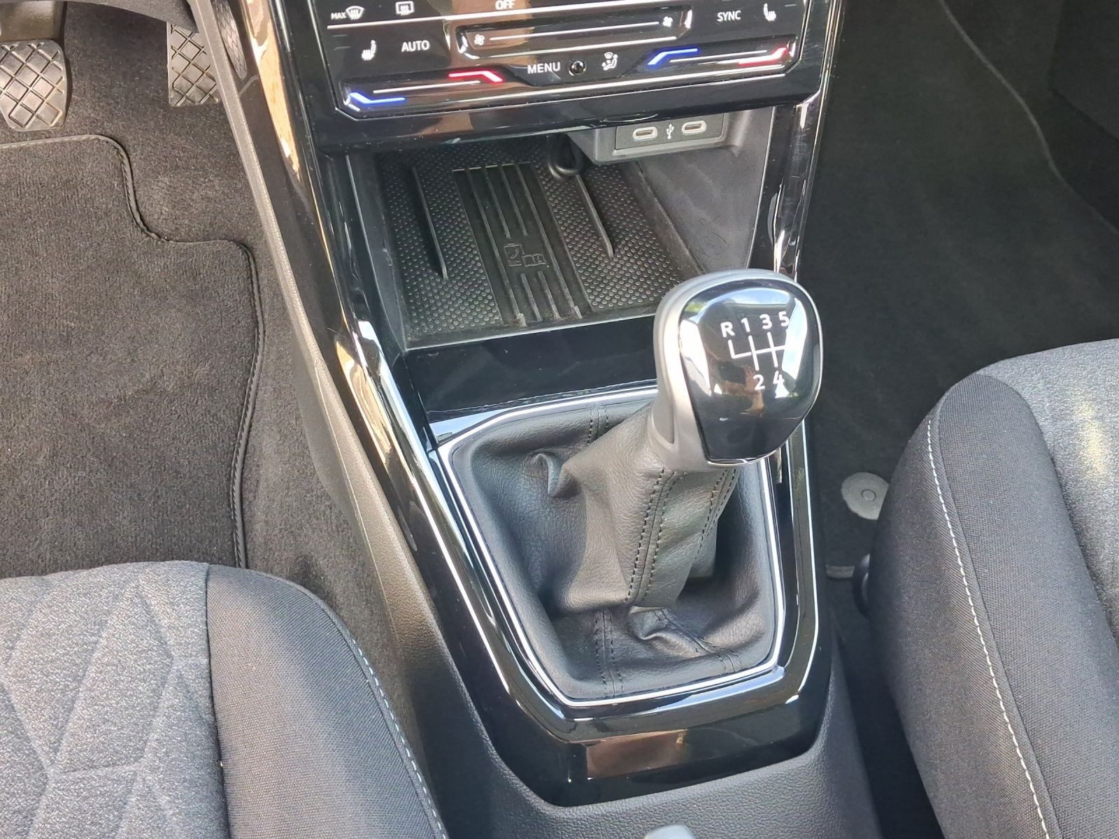 Volkswagen T-Cross – Bild 11