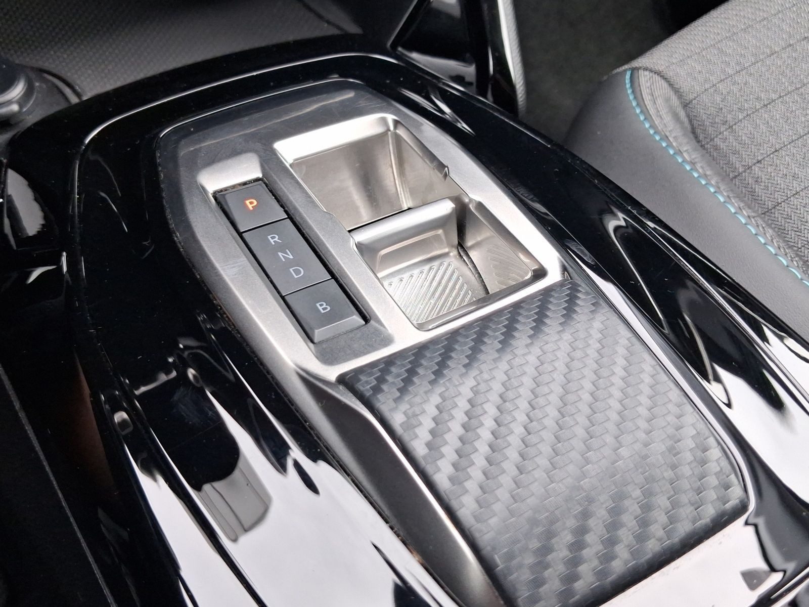 Peugeot 208 – Foto 11