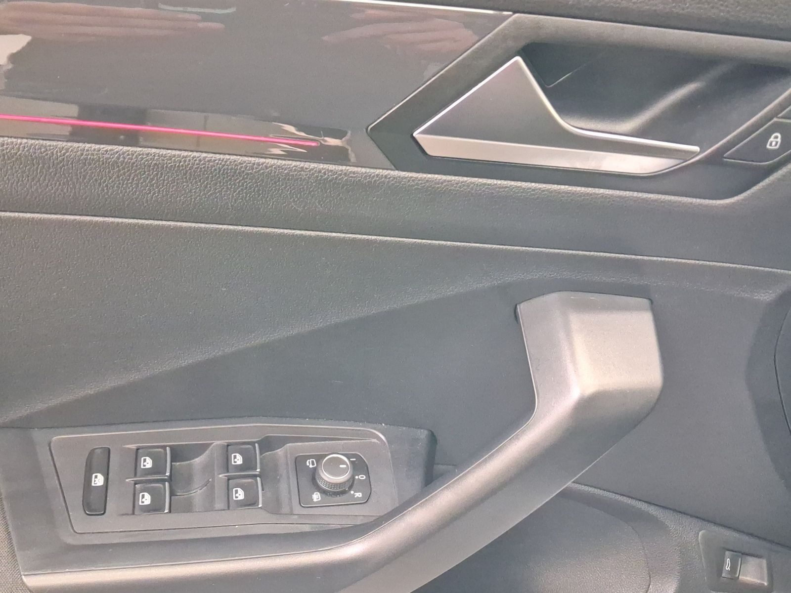 Volkswagen T-Roc – Bild 8