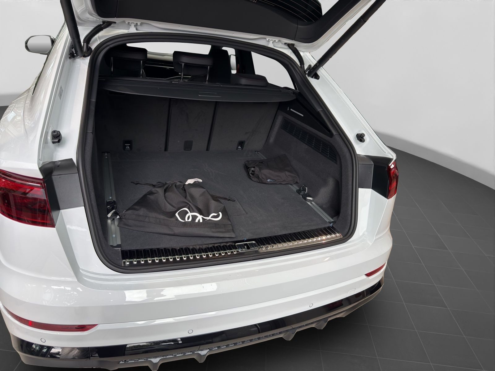Audi Q8 – Foto 18
