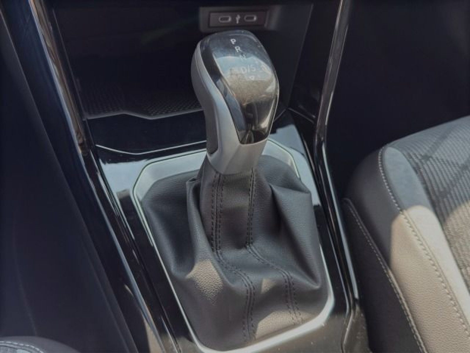 Volkswagen T-Roc – Foto 11