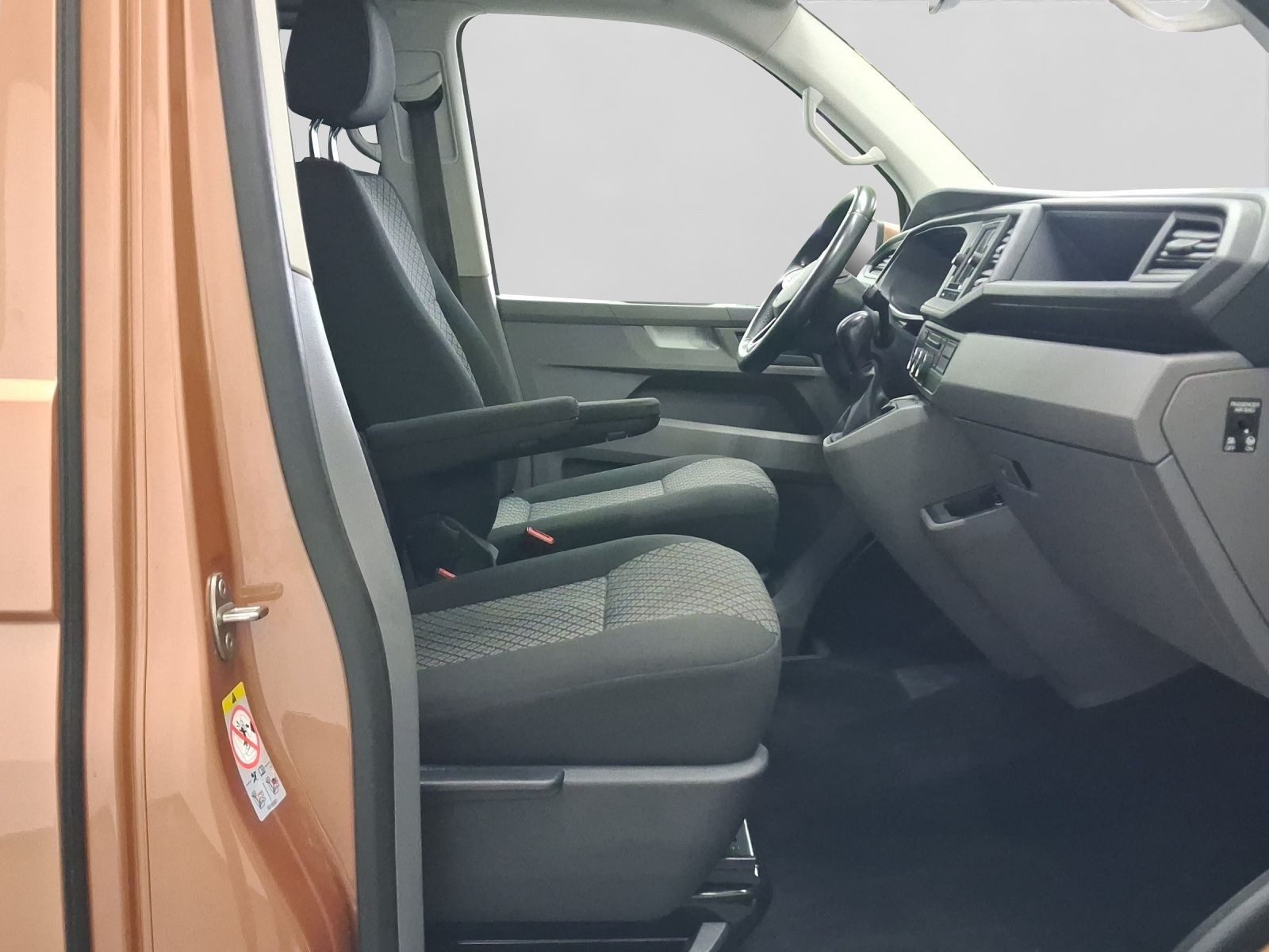 Volkswagen T6.1 Caravelle – Bild 4