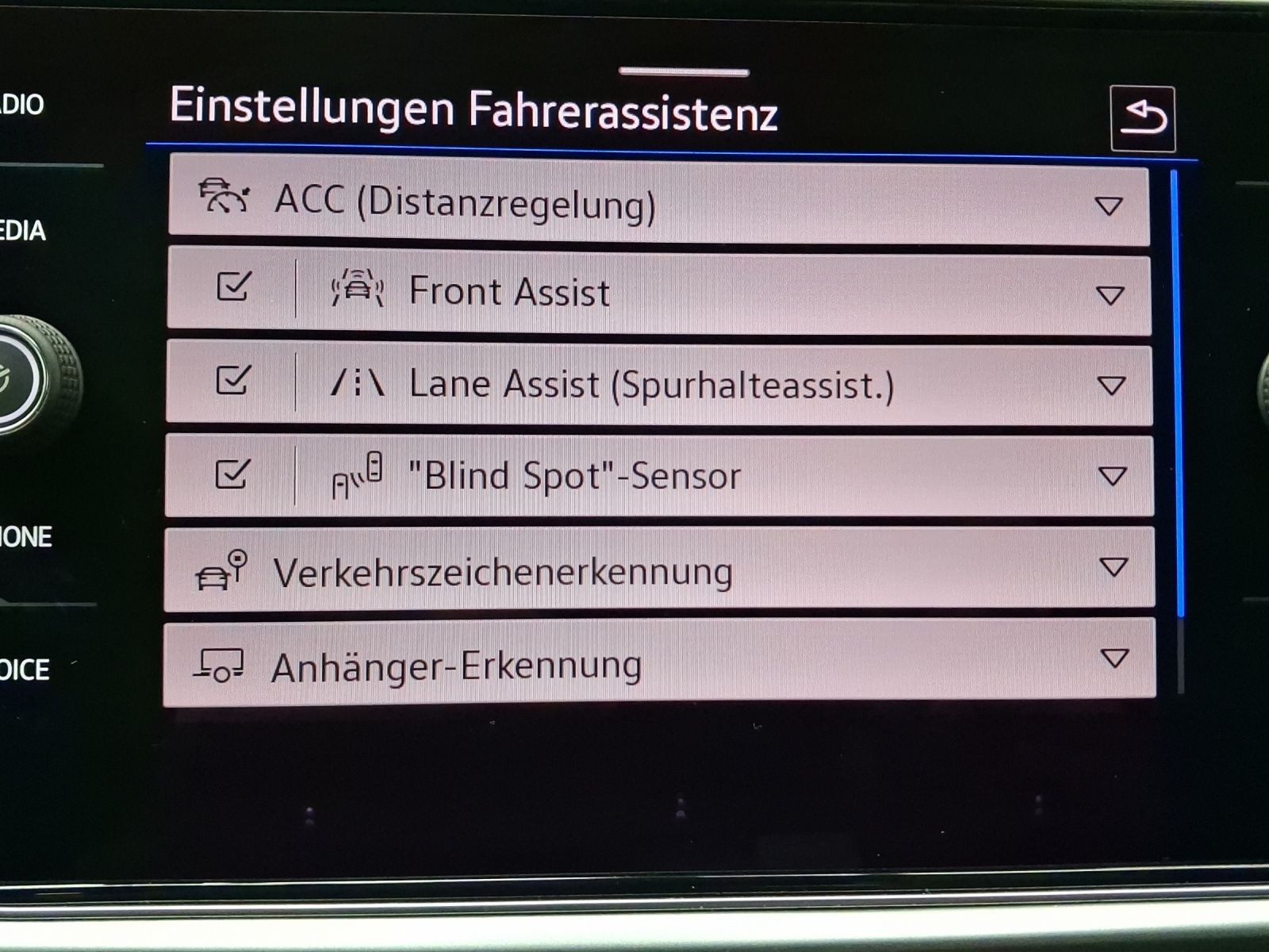 Volkswagen T-Roc – Bild 12