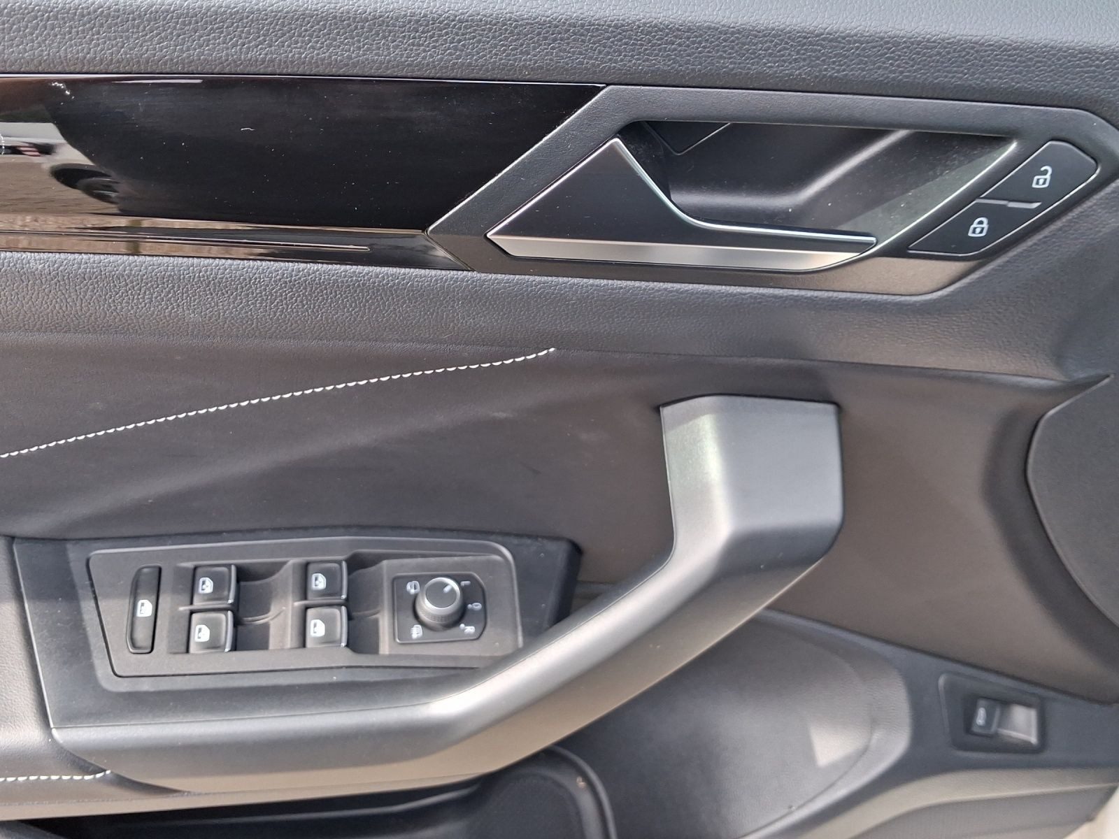 Volkswagen T-Roc – Bild 8